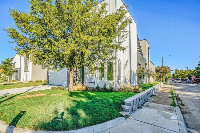 Foto del edificio - 1703 Nomas St