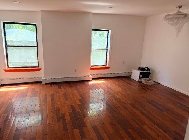 Foto del edificio - 236 Grove St