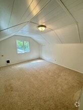 Building Photo - 326 Endresen Rd