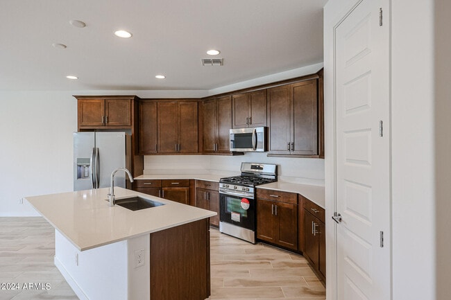 Foto del edificio - 7680 W Honeysuckle Dr