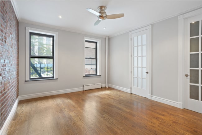 Building Photo - 333 E 18th St