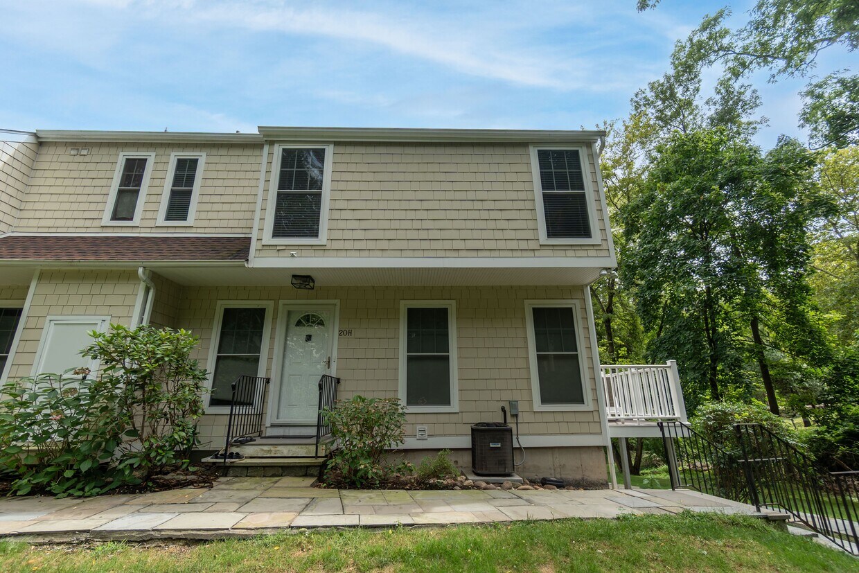Foto principal - 223 Weaver St