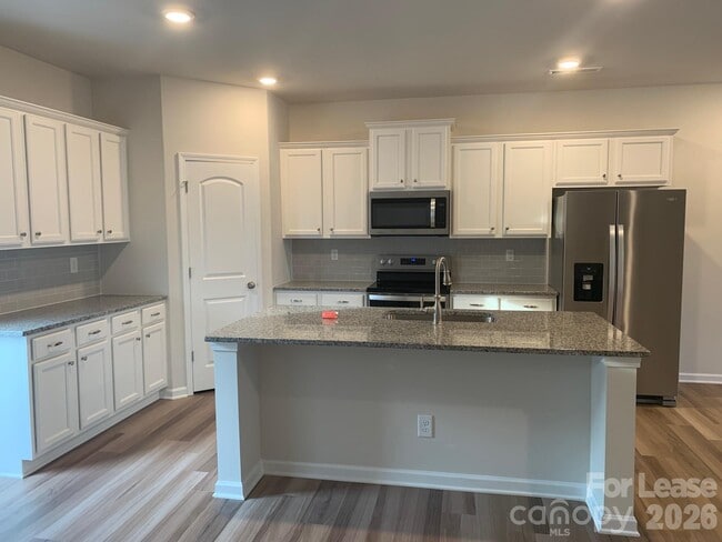 Foto del edificio - 446 Sagecroft Ln