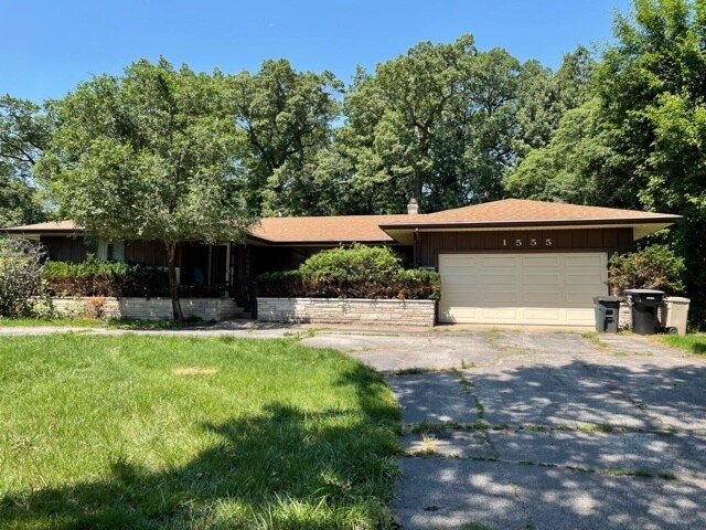 Primary Photo - 1555 Rosemary Ln