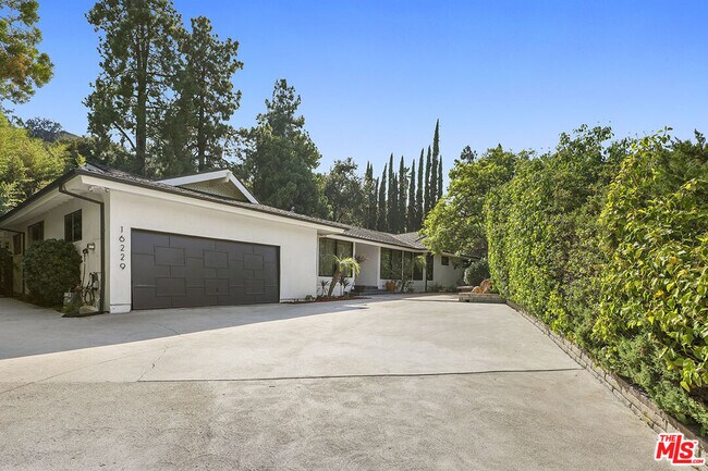 Foto del edificio - 16229 Dorilee Ln
