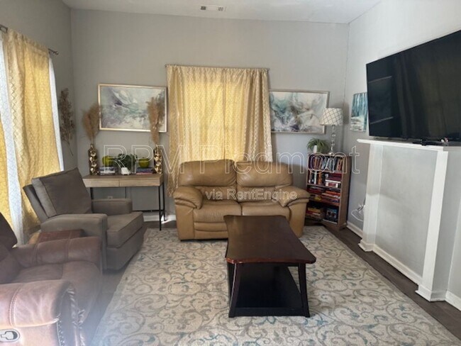 Foto del edificio - 807 Hall St NW