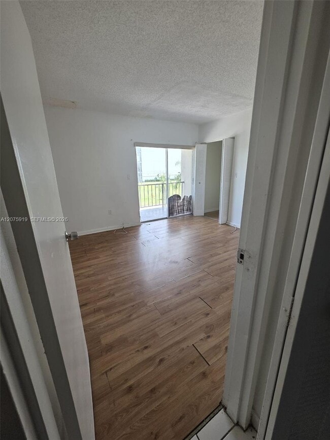 Building Photo - 5100 SW 41st St