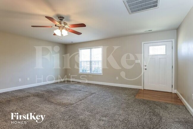 Foto del edificio - 288 Southcircle Dr NW