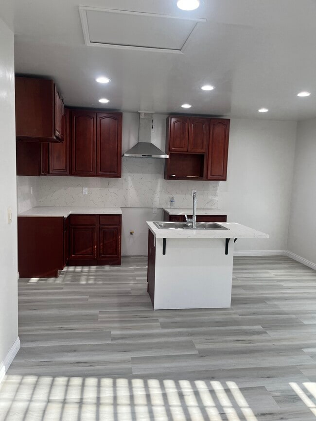 Foto del edificio - 1117 N Sycamore Ave