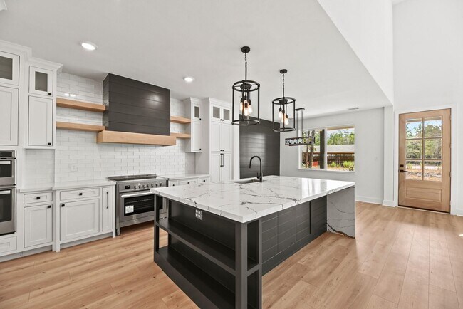 Foto del edificio - 17068 Lively Rd