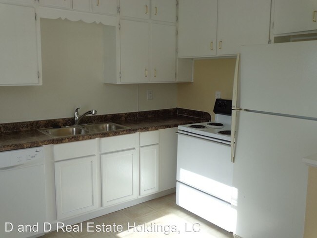 Building Photo - 1308 J Ave NE