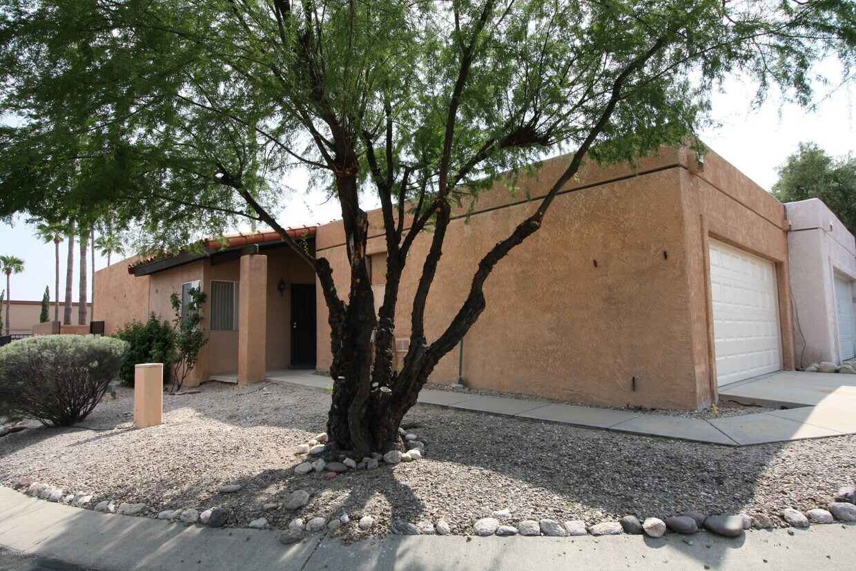 Primary Photo - 179 W Lillian Ln