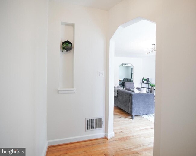 Photo - 5602 Hawthorne St House