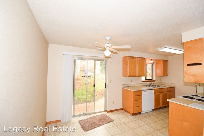 Building Photo - 1465 Woodside Ct SE