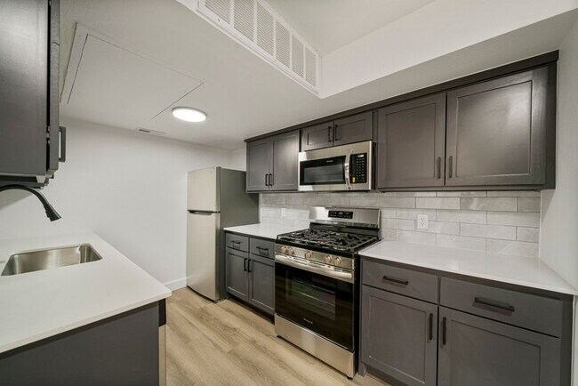 Building Photo - 4525 E 31st St