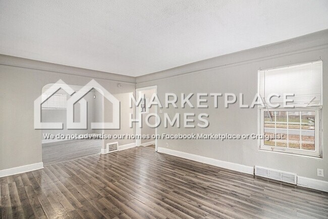 Foto del edificio - 16570 Kentfield St