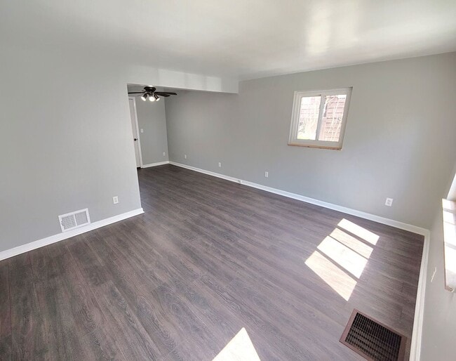 Photo - *Recently Updated 2BD/1BA Duplex Available in Carrick* Townhome