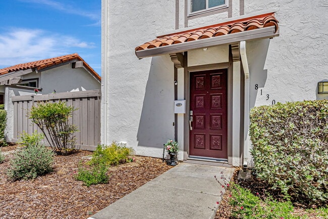 Building Photo - 8130 Park Villa Cir