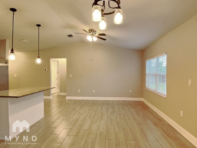 Building Photo - 1339 Primrose Ct