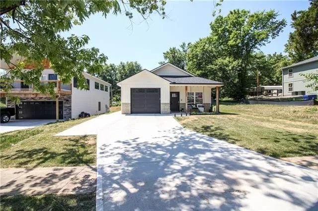 Building Photo - 406 W Market St