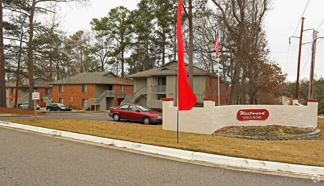 Foto del edificio - Westwood Village
