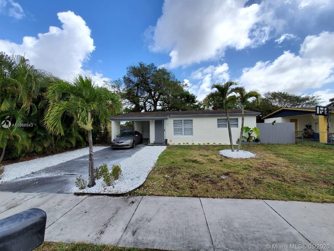 Primary Photo - 2050 NW 29th Ave