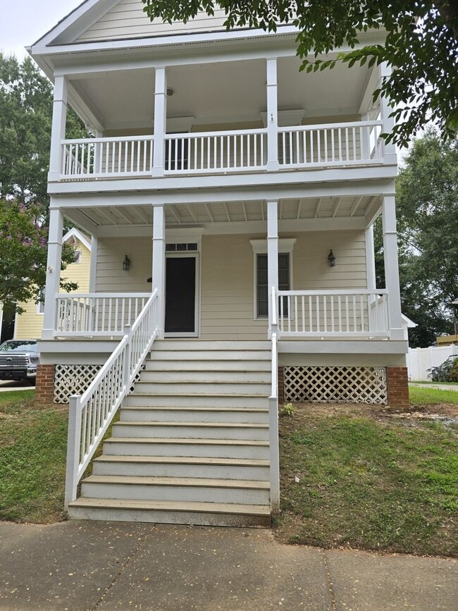 Building Photo - 14022 Garden District Row