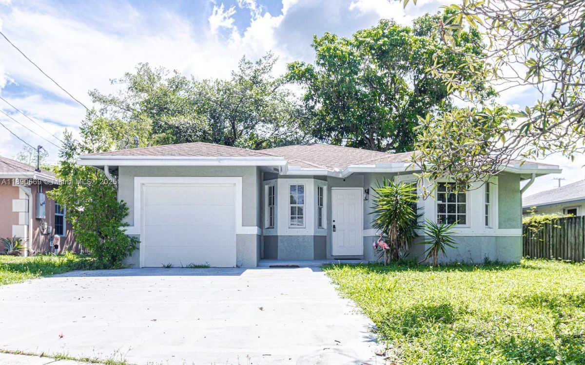 Foto principal - 116 NW 6th Ave
