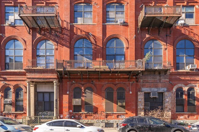 Building Photo - 11 Arion Pl
