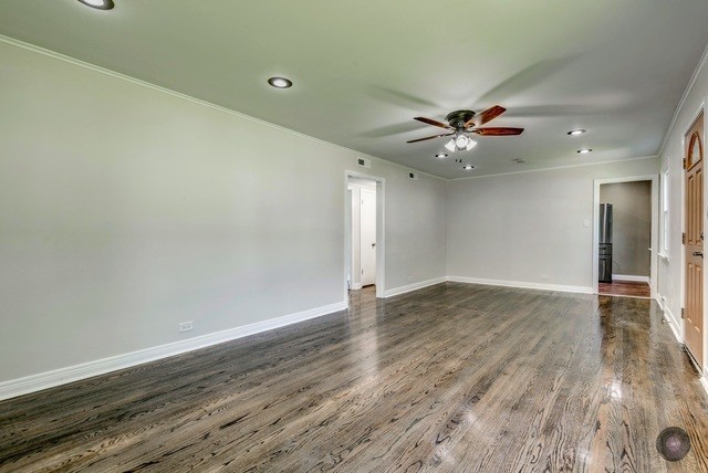 Foto del edificio - 909 E Oakton St