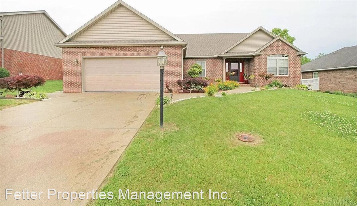 3 br, 2 bath House 9220 Harlie Court House Rental in Evansville, IN