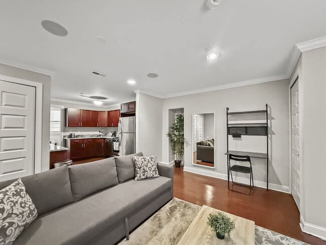 Building Photo - 601 S 2nd St