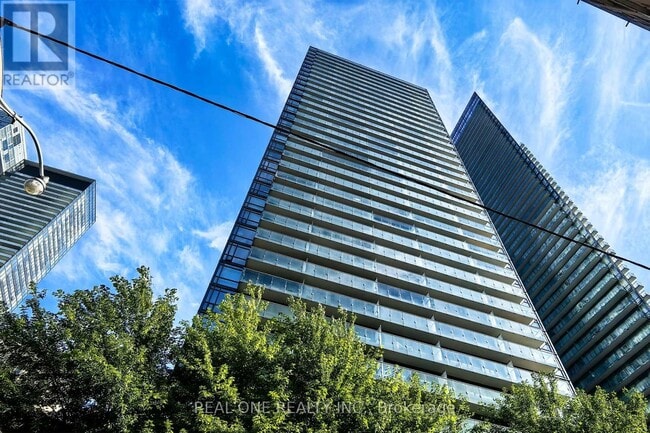 Building Photo - 37-1437 Grosvenor St