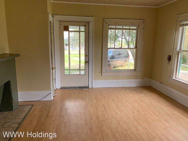 Foto del edificio - 3 br, 2 bath House - 811 Cooktown Rd