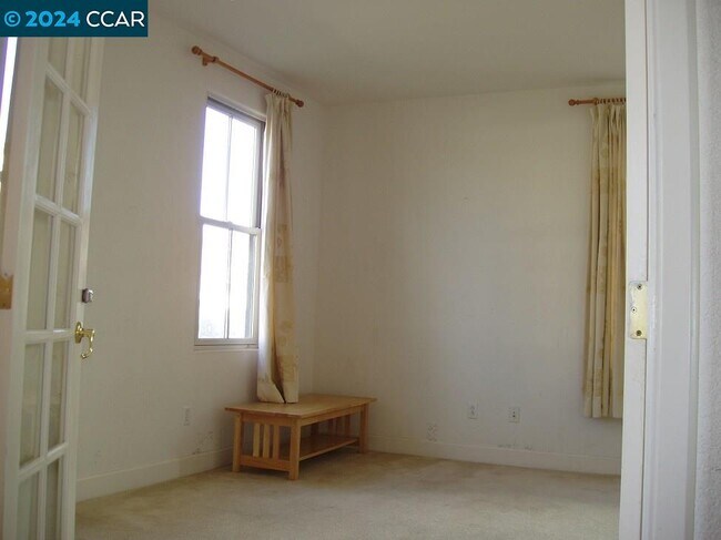 Building Photo - 1087 Promenade St