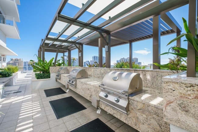 Building Photo - ParkLine Palm Beaches