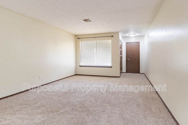 Foto del edificio - 9317 N Sherwell Dr