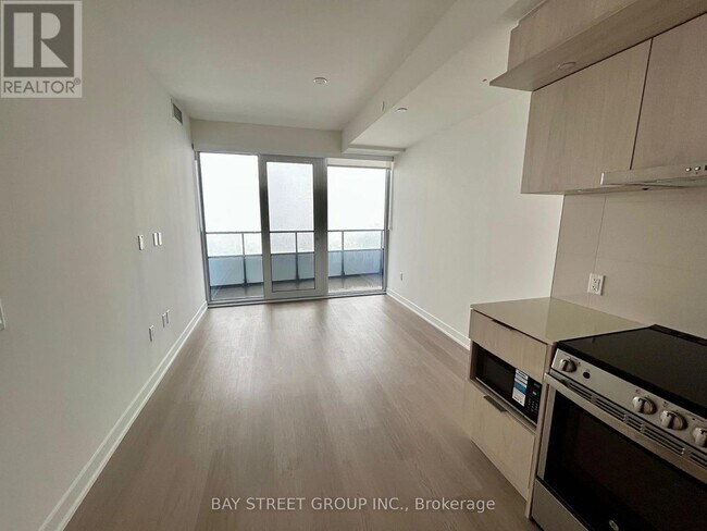 Photo du bâtiment - 448 Burnhamthorpe Rd W