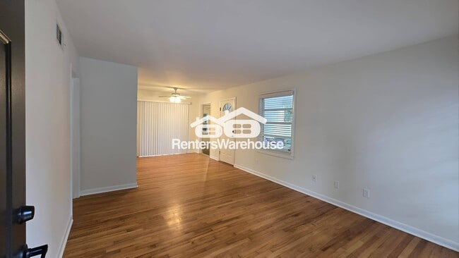 Building Photo - 1108 Greenbriar Cir