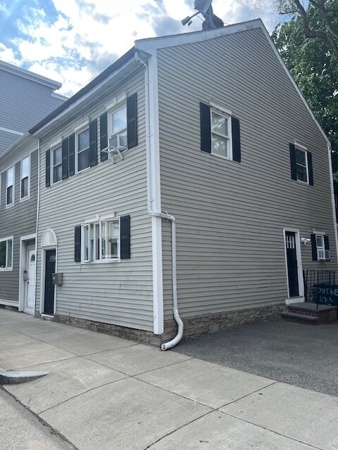 Foto principal - 273 Dorchester St