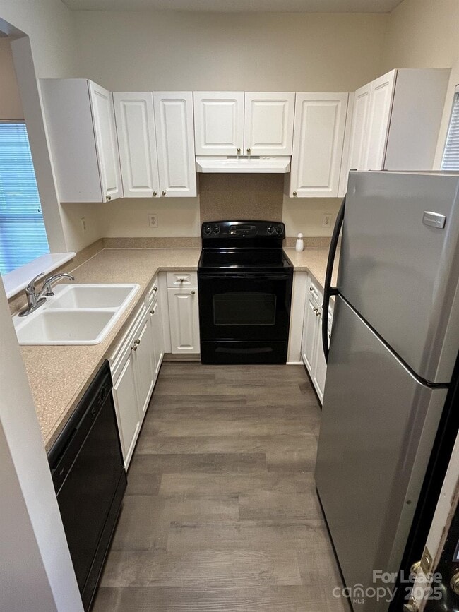 Building Photo - 6377 Mallard View Ln