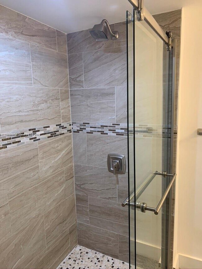 Building Photo - 150 NW 96th Ave