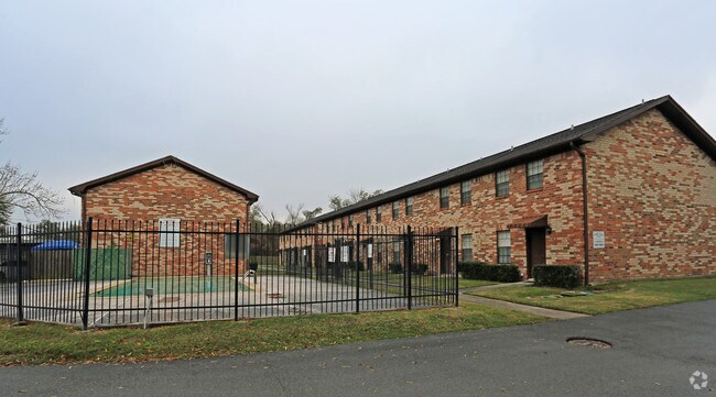 Foto del edificio - Oakridge Square Townhomes