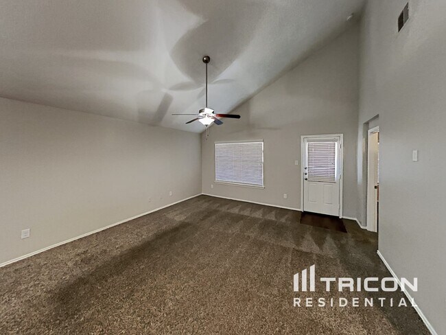 Foto del edificio - 15443 Refugio Verde Wy