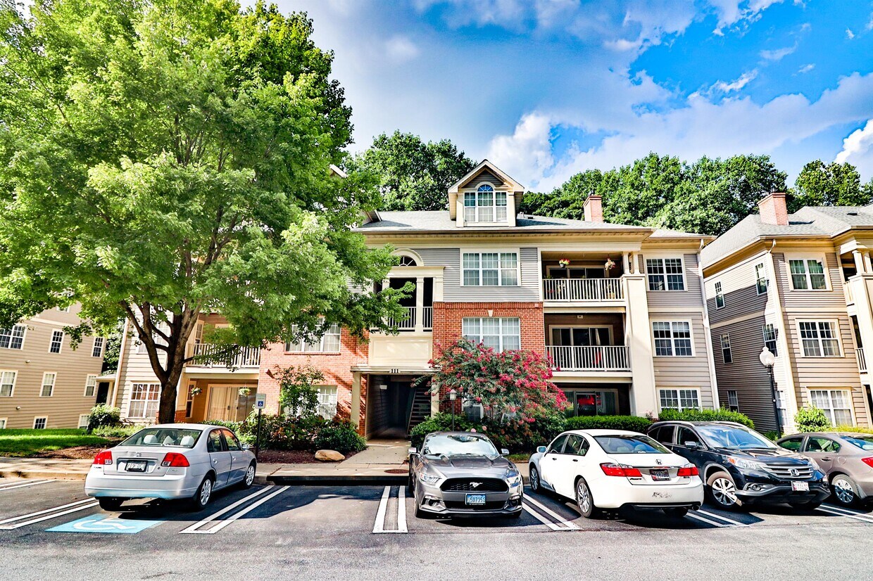 111 Timberbrook Ln, Gaithersburg, MD 20878 Townhome Rentals in