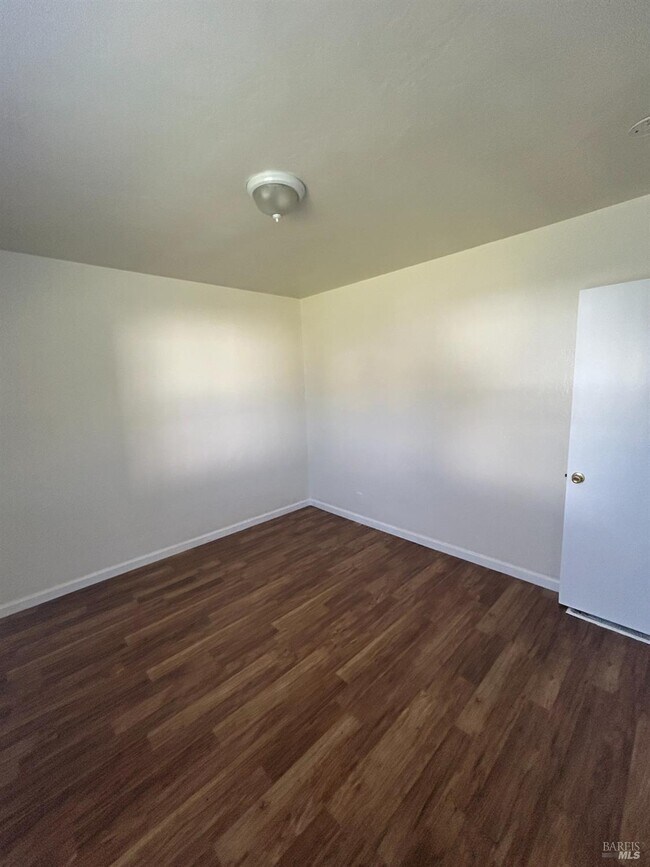 Foto del edificio - 900 Mare Island Way