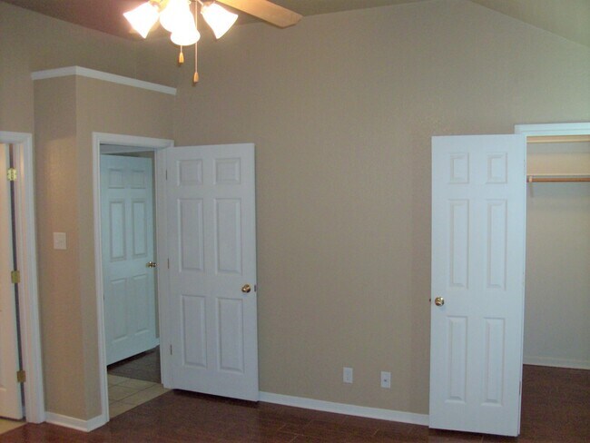 Foto del edificio - Charming Duplex with Great Features & Loca...