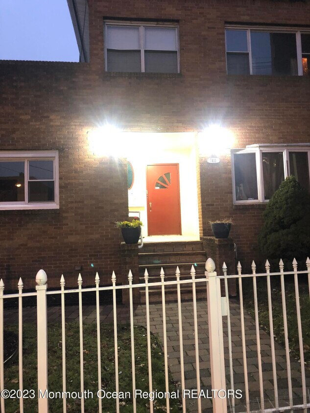 Primary Photo - 7411 Park Ave