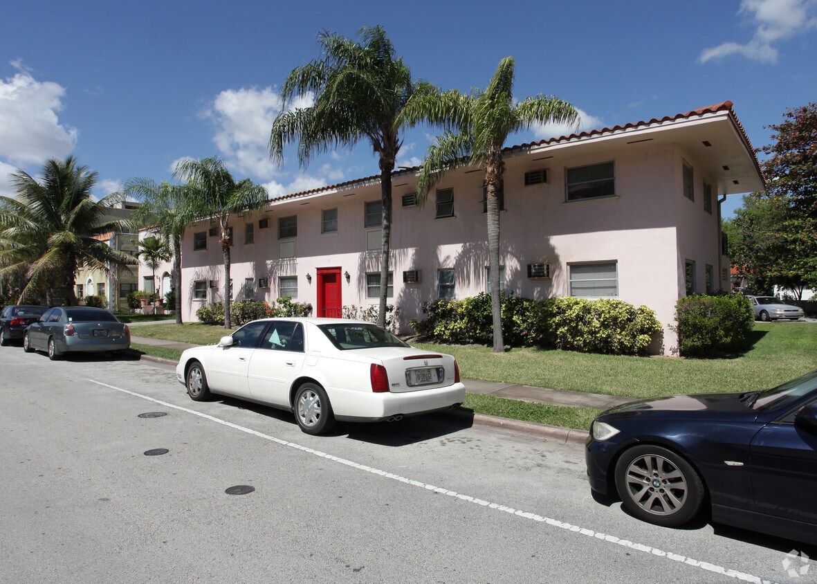 Foto principal - 331 Madeira Ave