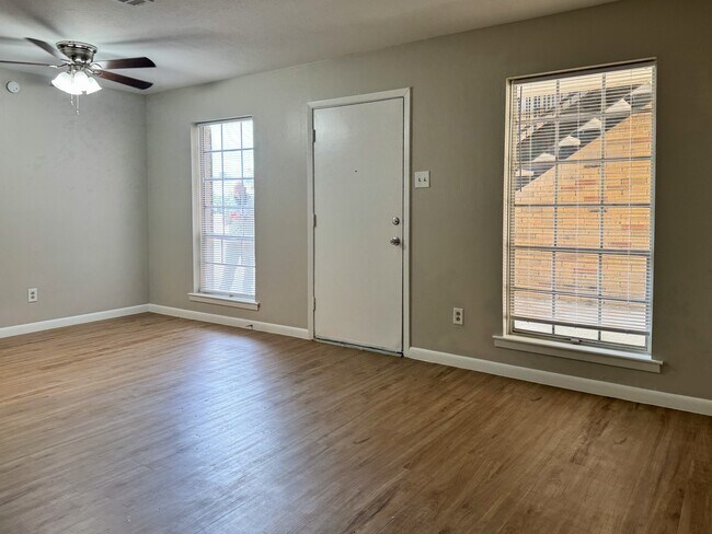 Foto del edificio - 2101 6th Ave N